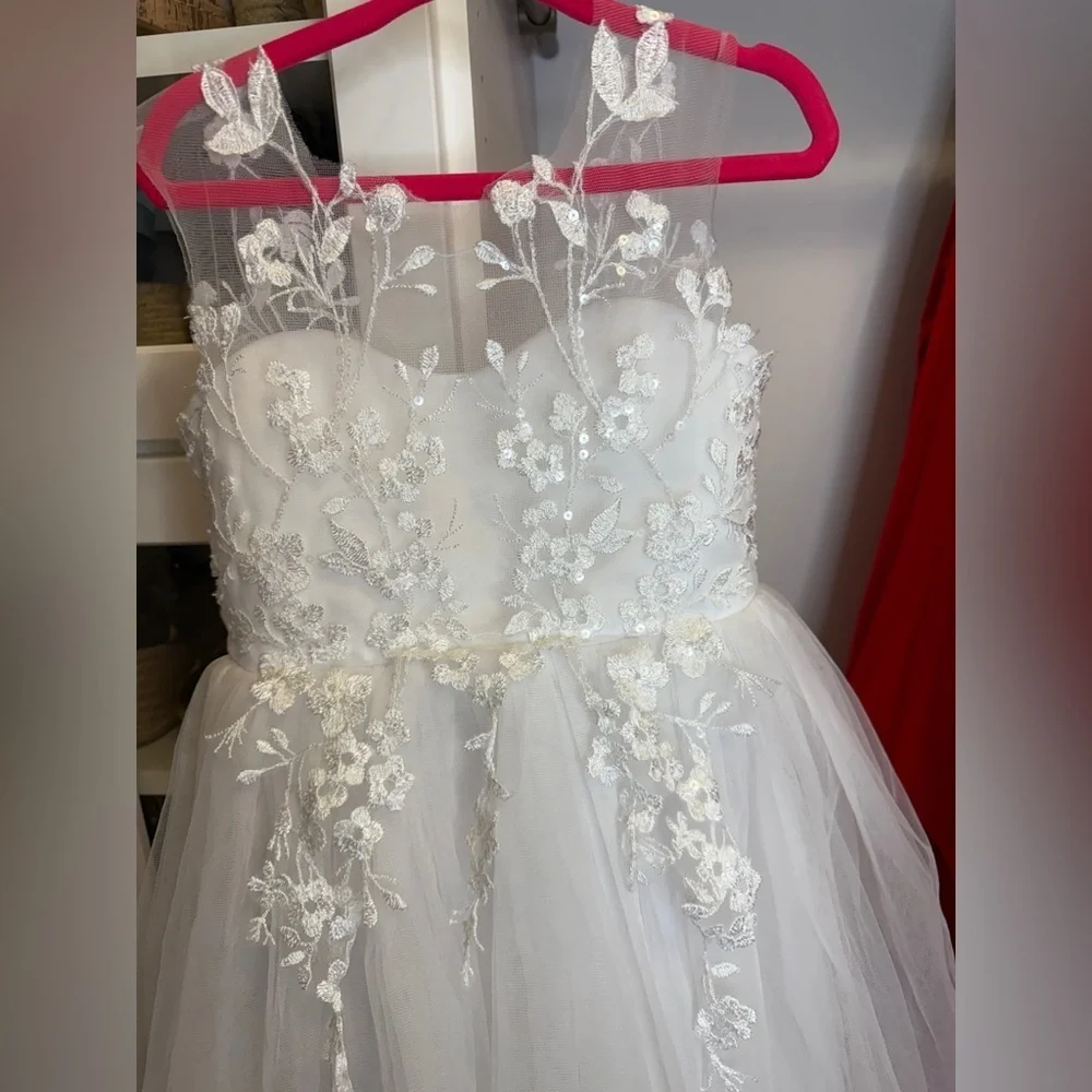 Ellie Gowns Size 4 White Floral Embroidered Bridesmaid Dress - Picture 5 of 6